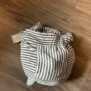 Solly baby Striped grey & White stretchy infant wrap